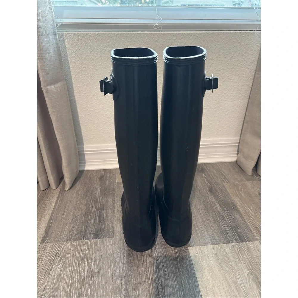 Hunter Black Tall Rain Boots with Buckle Detail Women's Size 8 EU 39 Farm Garden